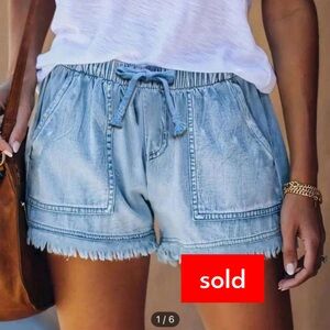 💐💐 Denim Shorts with Elastic Waist and Raw Edge